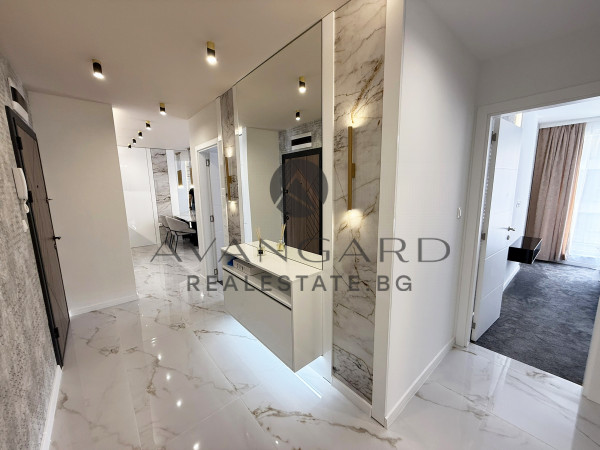 LUXURIOUSLY FURNISHED THREE-ROOM APARTMENT!!