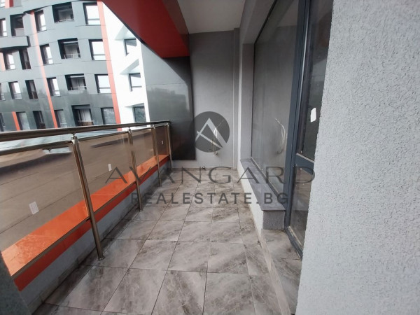 АКТ 16! Тристаен апартамент С 34 кв.м. ХОЛ / Мол Пловдив