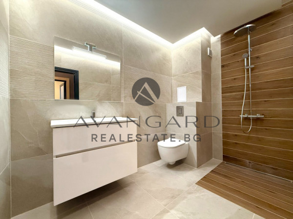 ДИЗАЙНЕРСКИ МНОГОСТАЕН АПАРТАМЕНТ