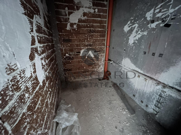 BARGAINFUL! THREE-ROOM APARTMENT WITH PARKING SPACE IN FRONT OF ACT 15