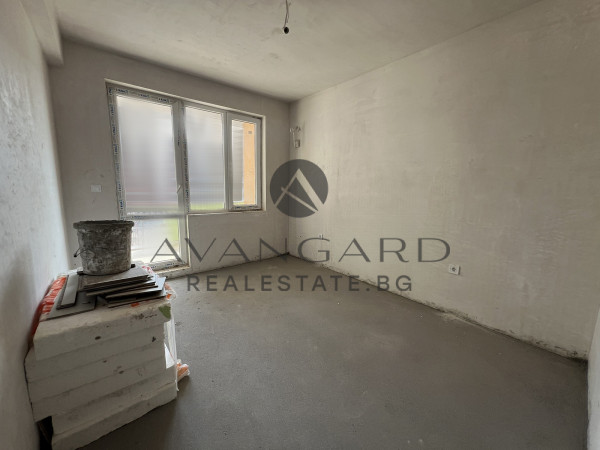 One bedroom apartment with south facing Act 16!