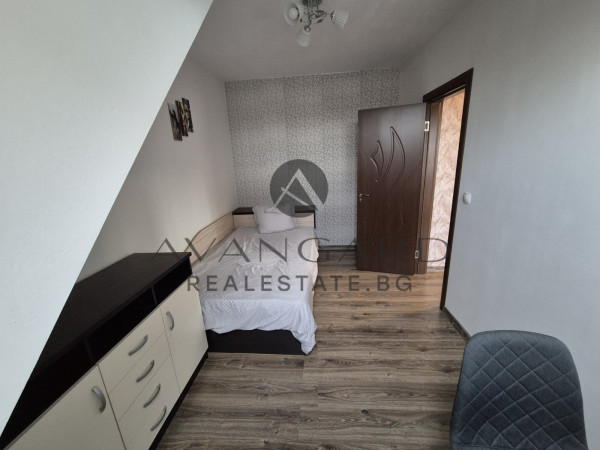 Three -bedroom furnished youth hill