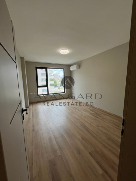 Luxuriously furnished turnkey two -bedroom apartment/ Smirnenski