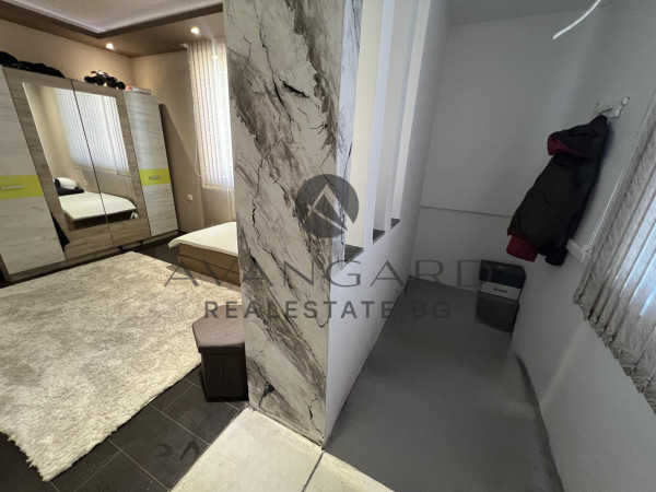 House floor + basement / Proslav