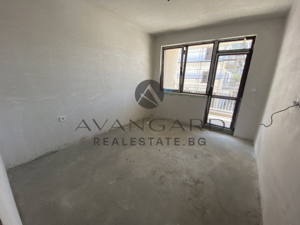 BARGAINFUL! SPACIOUS TWO BEDROOM APARTMENT