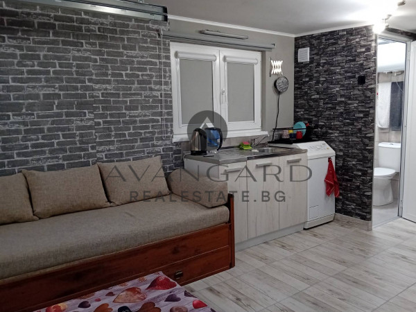 ONE BEDROOM FURNISHED! JUDGE!