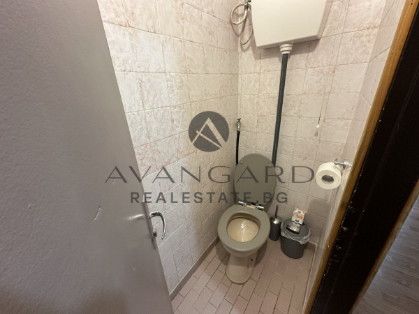 Spacious two -bedroom / real square footage / south exposure