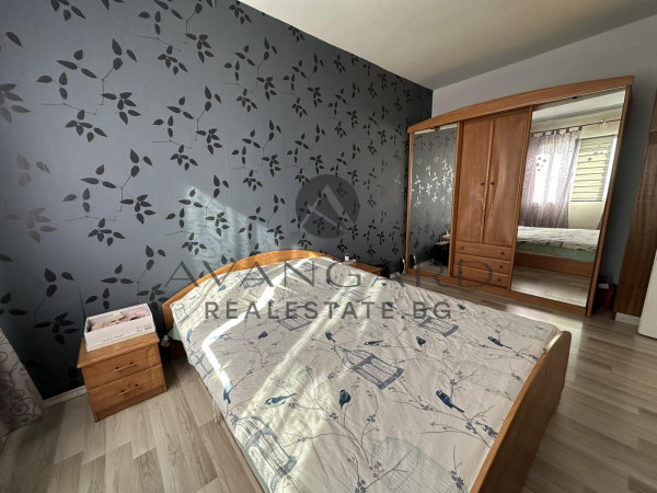 A three -bedroom furnished! Real square footage! Komatevo!