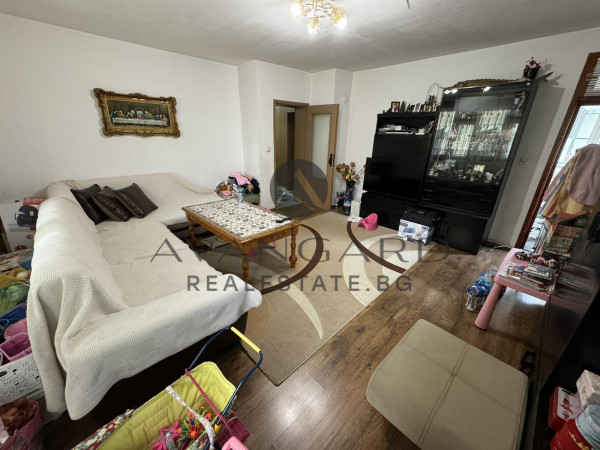 Two bedrooms furnished Kiychuk Paris