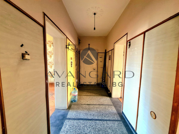 Top location! Two -bedroom second police station