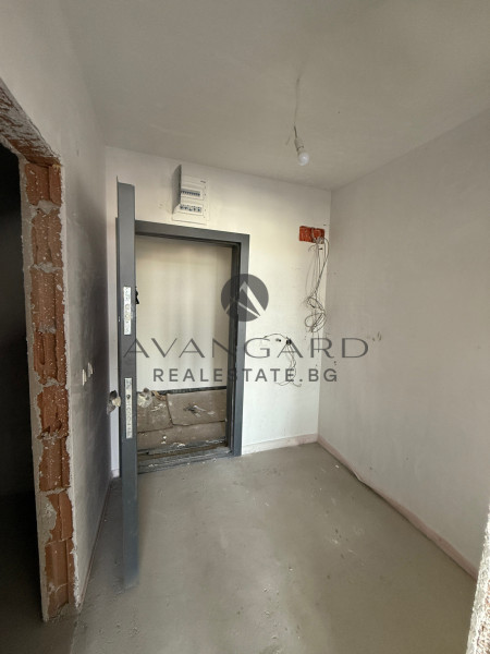 Двустаен апартамент  пред акт 16 !