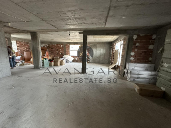 ДВЕ ТРИЕТАЖНИ ОГЛЕДАЛНИ КЪЩИ / С. ЦАРАЦОВО