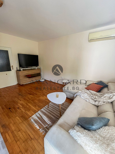 ТРИСТАЕН ОБЗАВЕДЕН / КЮЧУК ПАРИЖ