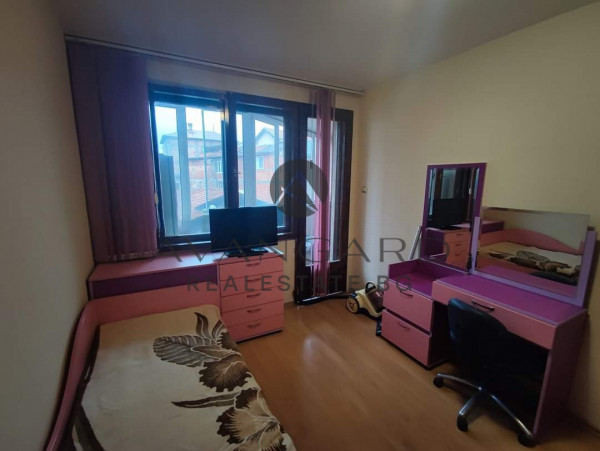 Four -bedroom apartment to the old town