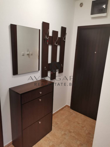 THREE BEDROOM FURNISHED! THE BREAKER!
