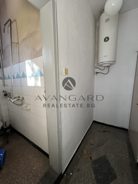 ЧЕТИРИСТАЕН С ВЪЗМОЖНОСТ ЗА ГАРАЖ  В КАМЕНИЦА 1