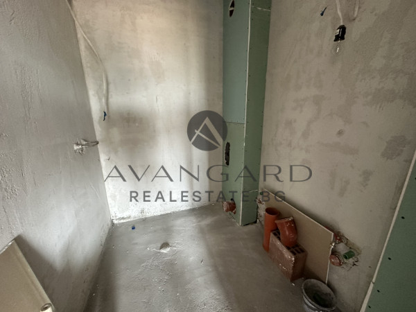 ПРОСТОРЕН ТРИСТАЕН / ТОП ЛОКАЦИЯ / НОВА СГРАДА