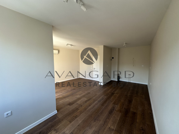 One -bedroom apartment with parking space / maraasha
