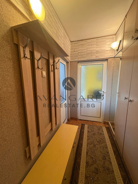 Обзаведен тристаен Кючук Париж