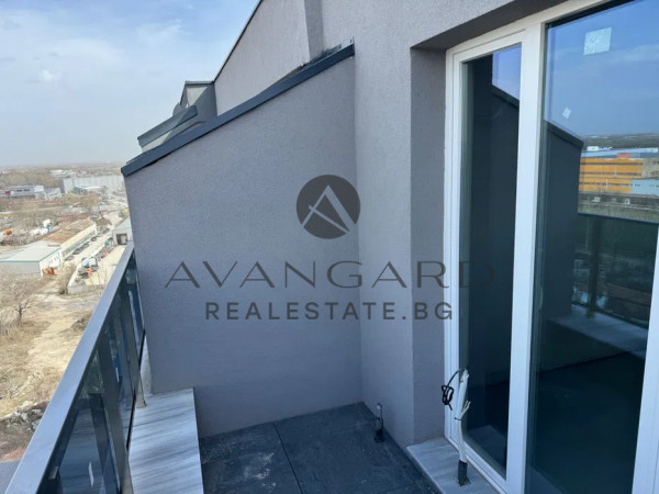 One -bedroom apartment with act 16 and south exposure