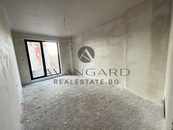 SPACIOUS THREE-ROOM APARTMENT WITH ACT 14!