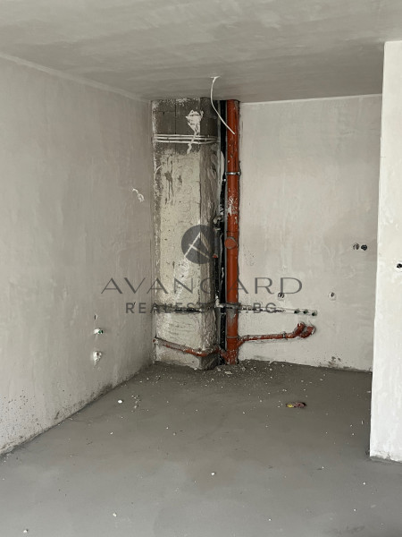 One -bedroom apartment with south exposure to Act 16