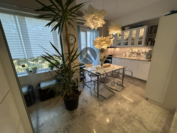 FURNISHED HOUSE WITH YARD AND GARAGE