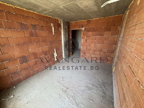 Two bedroom with parking space! Southern