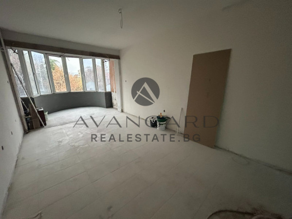 Three-room REAL SQUARE EMEMENTO