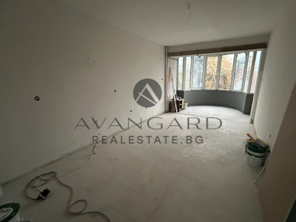 Three-room REAL SQUARE EMEMENTO