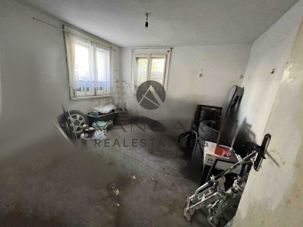 House floor + basement / Proslav
