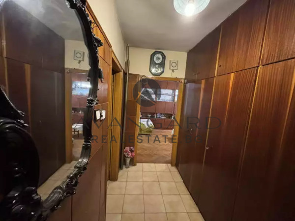THREE-ROOM APARTMENT/CENTRE