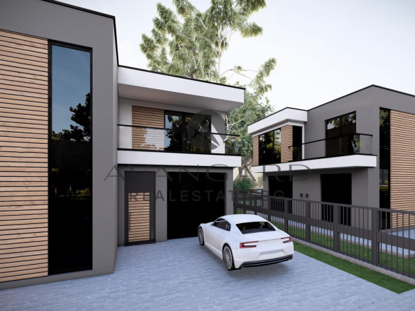 Separate house with yard + garage + two parking spaces