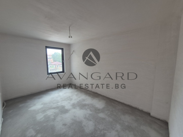 ТРИСТАЕН с АКТ 16 В СТАРИЯ ГРАД