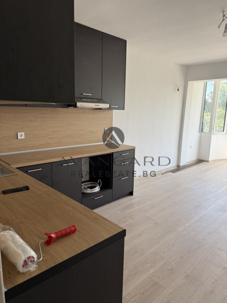 Тристаен РЕАЛНА КВАДРАТУРА ЕМЕМЕНТО