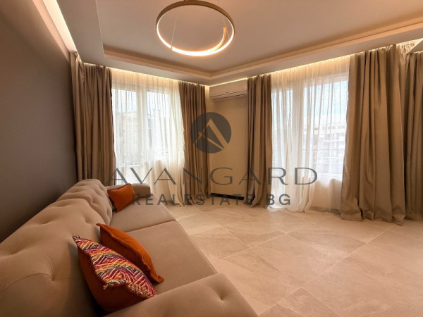 ДИЗАЙНЕРСКИ МНОГОСТАЕН АПАРТАМЕНТ