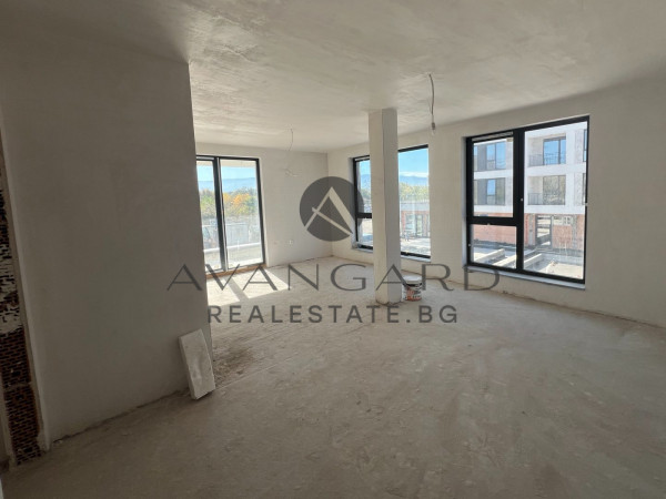 Тристаен апартамент / Кършияка