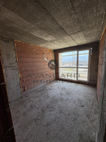 Two bedroom with parking space! Southern