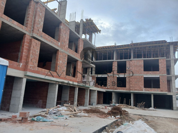 Двустаен в луксозна сграда пред акт 14