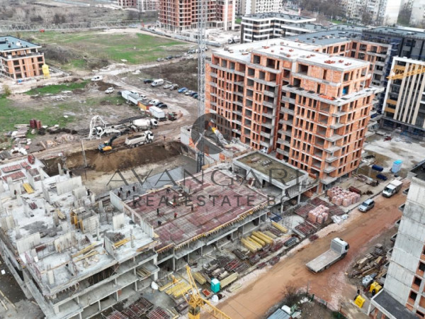 Three-room apartment in front of act 14