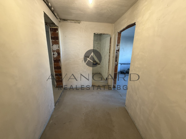 Two-room apartment with a yard on Bunardjika