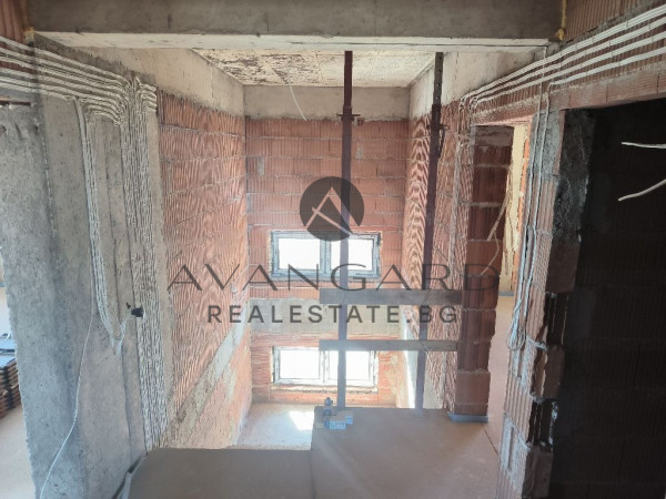 Two -storey house between Markovo and Champion!
