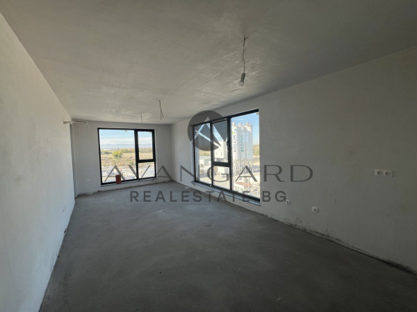 Three-room apartment / Karshiyaka