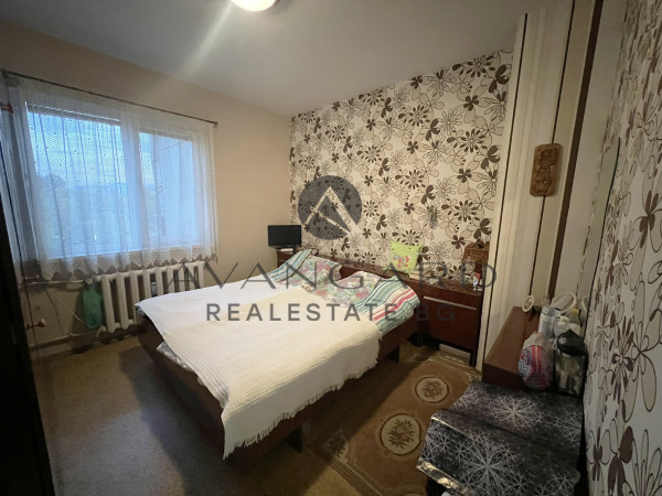 Three-room apartment next to the POLYCLINIC