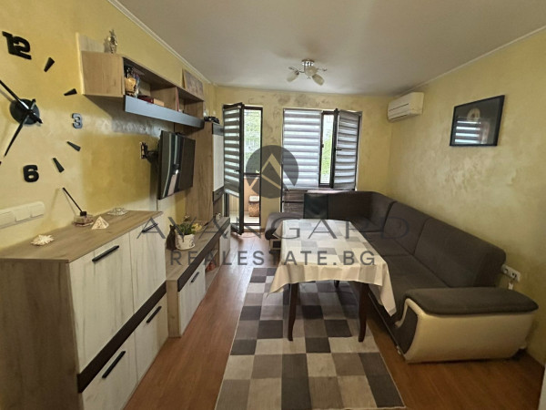 Benefit! A furnished one -bedroom new building