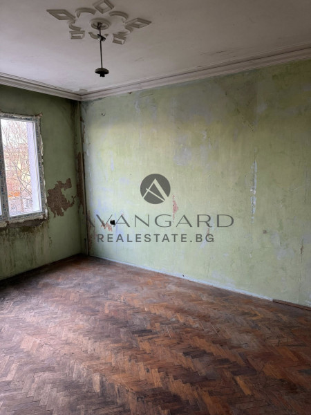 Three-room REAL SQUARE AREA