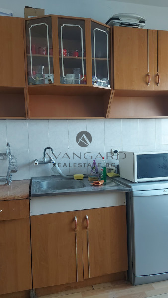 ТРИСТАЕН С РЕАЛНА КВАДРАТУРА !