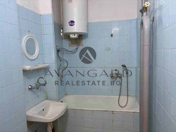 THREE BEDROOM FURNISHED! REAL SQUARE! SUNRISE