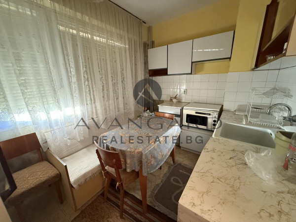 One-room apartment / Sunrise