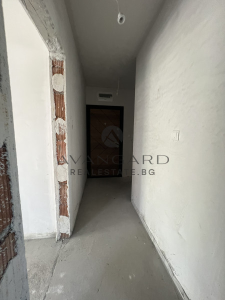 One bedroom apartment in a luxury building with Act 16!
